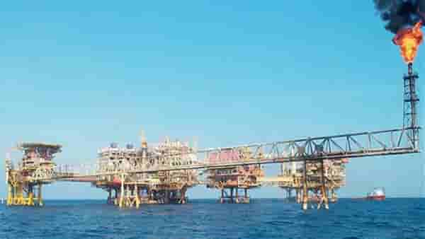Russian Oil Price : संधीचा फायदा घेत भारताला लुटून दरदिवशी रशिया तेल विक्रीतून किती कोटी डॉलरचा फायदा कमावतोय?