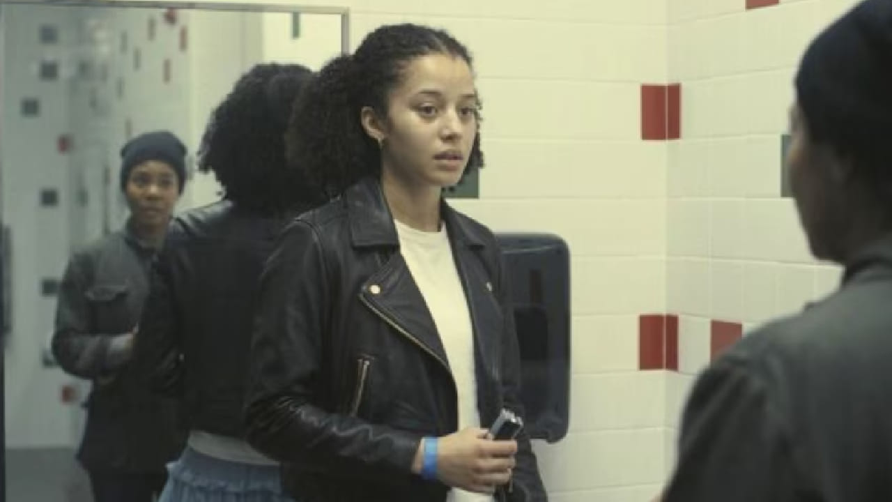 अॅक्शन, ड्रामा आणि भावनिक प्रसंगांनी भरलेल्या या चित्रपटाने प्रेक्षकांना सुरुवातीपासून शेवटपर्यंत खिळवून ठेवले. याच जोरावर या चित्रपटाने 6 ऑस्कर पुरस्कार जिंकत इतिहास रचला आहे.