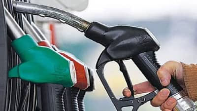 Petrol, Diesel Rate : मोठी बातमी! युद्धामुळे कच्च्या तेलाचा भडका उडाला, पेट्रोल, डिझेलच्या दराबाबत सरकारचा सर्वात मोठा निर्णय