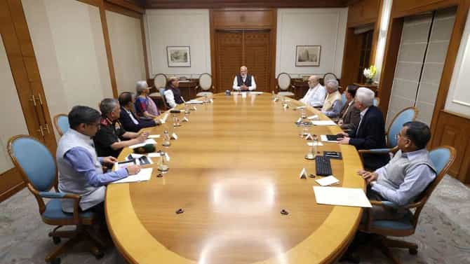 PM Modi CCS Meeting : युद्धाच्या पार्श्वभूमीवर पीएम मोदींची हाय लेव्हल बैठक, त्यानंतर पहिल्यांदाच डायरेक्ट घेतली अशी भूमिका