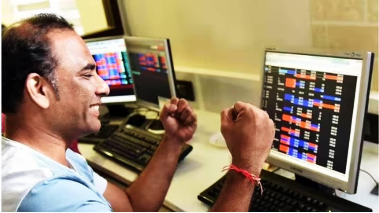 डिस्क्लेमर : टीव्ही 9 मराठी कुठल्याही स्टॉक, म्युच्युअल फंड, आयपीओमध्ये गुंतवणूक करण्याचा सल्ला देत नाही. येथे केवळ त्याची माहिती देण्यात आली आहे. गुंतवणुकीपूर्वी तज्ज्ञाचा, आर्थिक सल्लागाराचा सल्ला आवश्य घ्या.