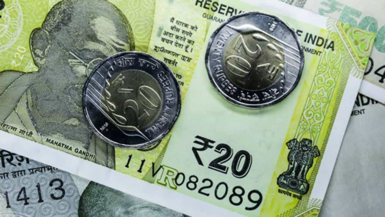 Pulsar International हा पेनी स्टॉक आहे. त्याची किंमत एक रुपयांपेक्षा कमी आहे. कंपनीच्या शेअरमध्ये जवळपास 4.26 टक्क्यांची तेजी आली आणि हा शेअर 0.98 रुपयांवर पोहचला. गेल्या पाच दिवसात हा शेअर 20 टक्क्यांनी तेजीत आला. कंपनीने एक अपडेट दिल्याने गुंतवणूकदारांनी या शेअरवर उडी मारली.