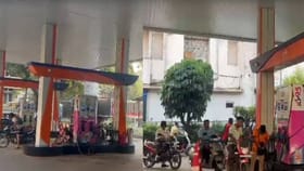 पेट्रोल पंपांवरील रांगा ओसरल्या; राज्यात कुठे काय परिस्थिती?.