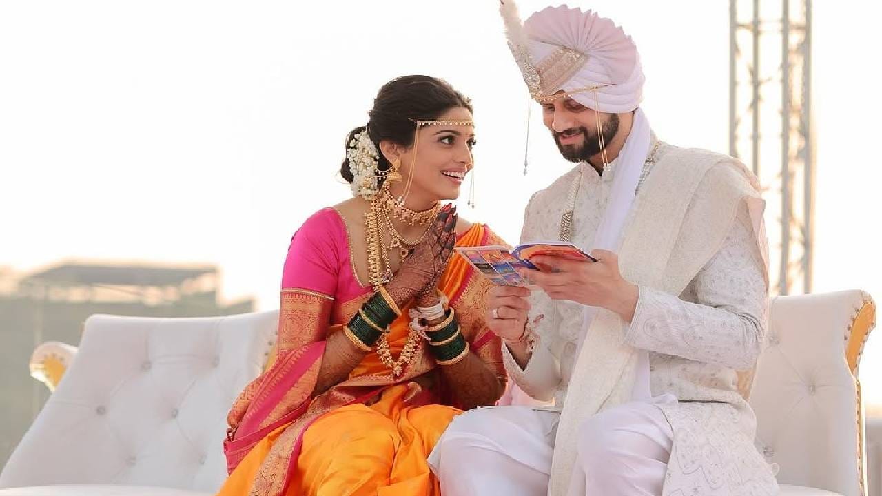 मराठी सिनेसृष्टीतील 'कलरफुल' अभिनेत्री अर्थात पूजा सावंतने 2024 मध्ये लग्न केलं. त्यानंतर ती ऑस्ट्रेलियात स्थायिक झाली. तरी लग्नानंतर पूजाने अभिनयविश्वास काम करणं सोडलेलं नाही. जवळपास वर्षभराच्या ब्रेकनंतर ती पुन्हा चित्रपटांमध्ये सक्रिय झाली आहे.