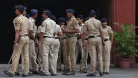 मी CBI अधिकारी बोलतोय... तुम्हाला अटक करण्यात येतेय म्हणत कोट्यावधीचा.