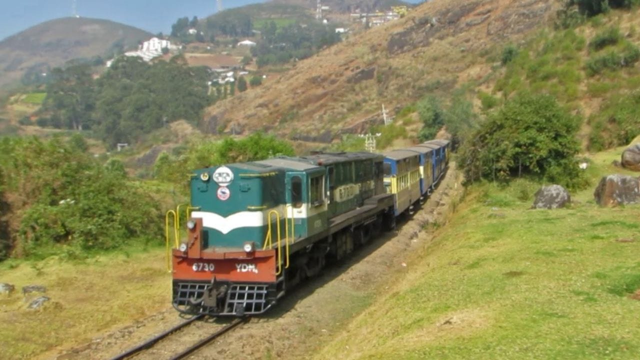 15000 फूटांपेक्षा जास्त उंची : संपूर्ण रेल्वे मार्गाची कमाल उंची 15000 फूटांपेक्षा जास्त असेल. त्यामुळे हा प्रकल्प जगातील सर्वाधिक उंचीवर चालणाऱ्या रेल्वे मार्गांपैकी एक ठरेल.