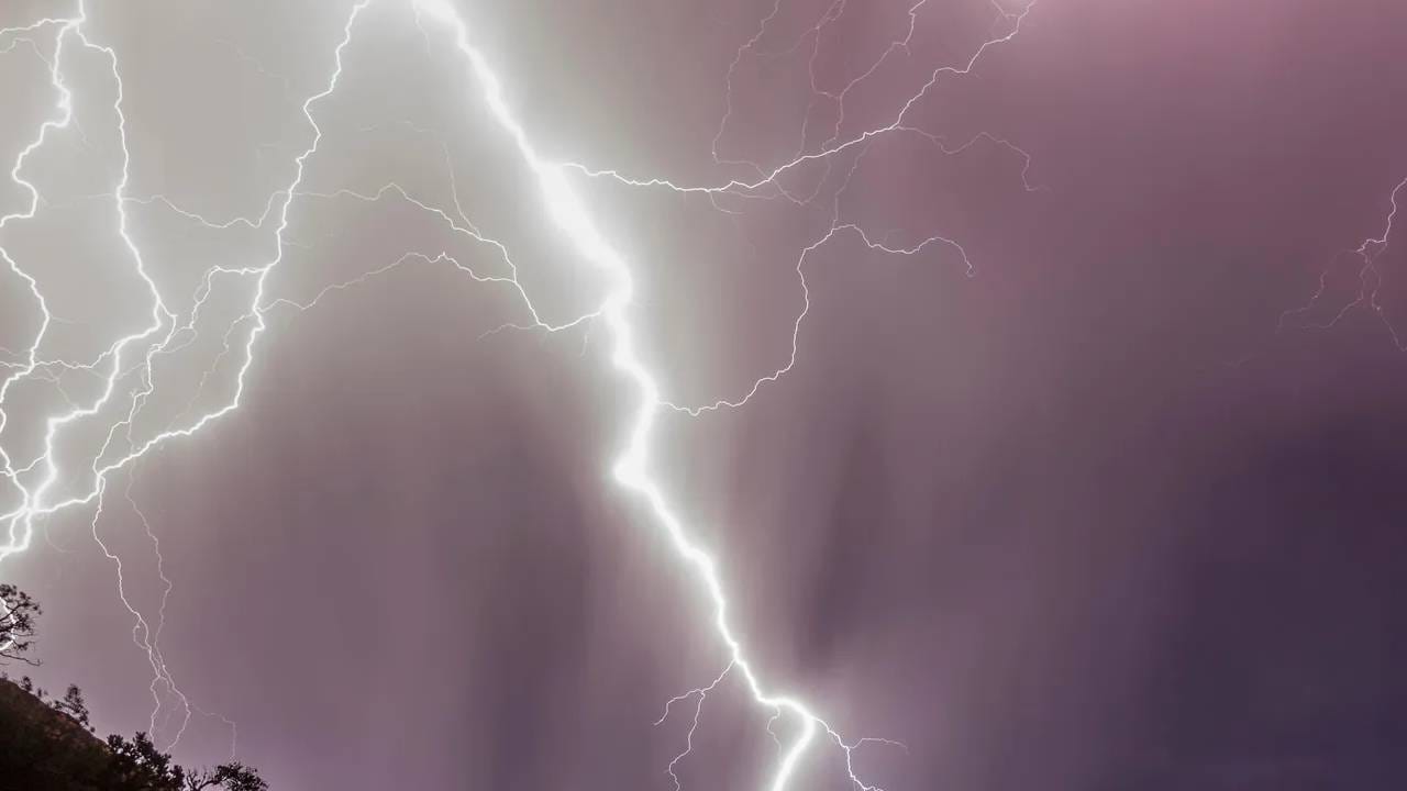 पाऊस पुन्हा कोसळणार! 8 जिल्ह्यांमध्ये अलर्ट जारी, पुढील 24 तास धोक्याचे, थेट... पाऊस पुन्हा कोसळणार! 8 जिल्ह्यांमध्ये अलर्ट जारी, पुढील 24 तास धोक्याचे, थेट...