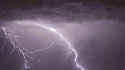 वादळासह मुसळधार पाऊस, 12 तास धोक्याची, हवामान विभागाने थेट...