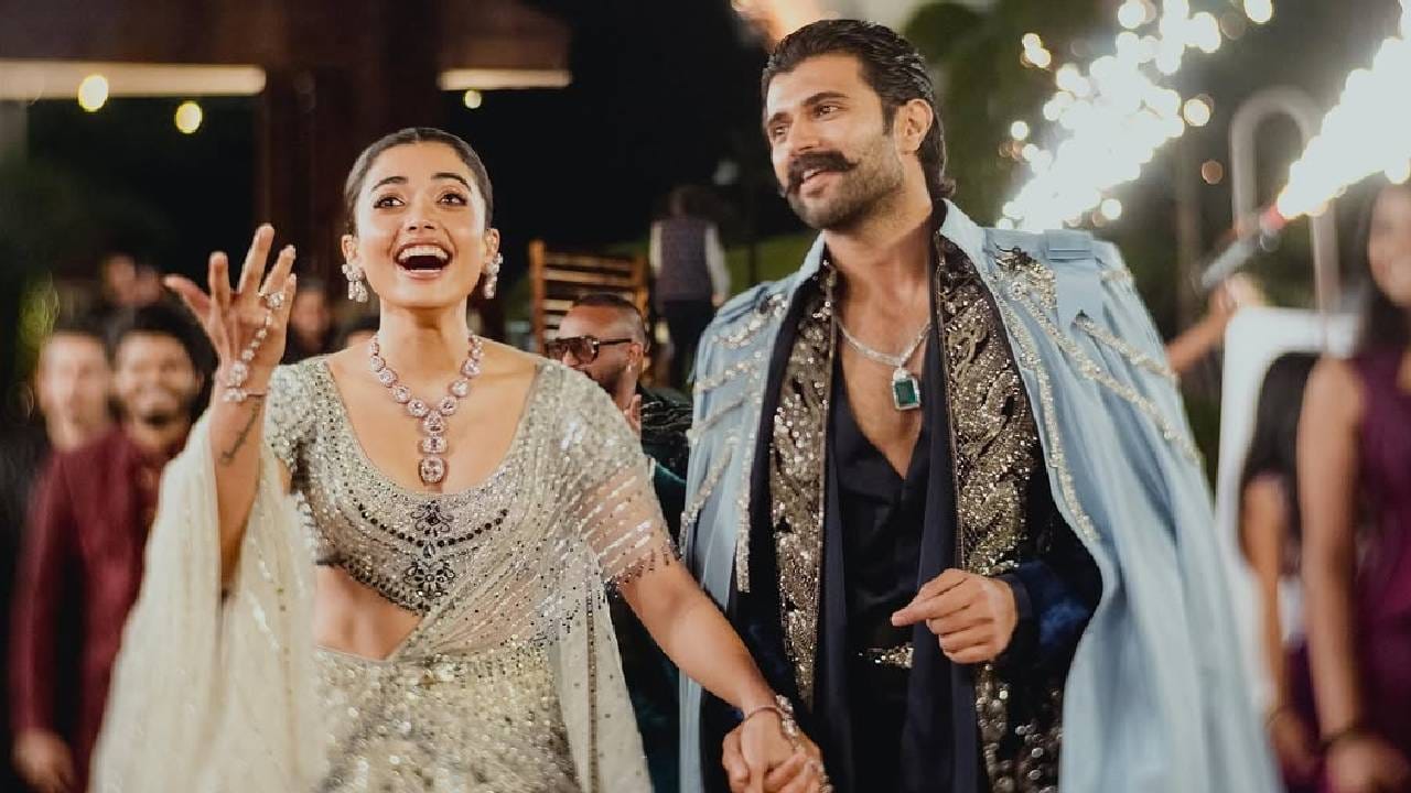 याआधी तेलुगू सुपरस्टार ज्युनियर एनटीआर, अल्लू अर्जुन, रामचरण-उपासना, वरूण तेज-लावण्या त्रिपाठी यांच्या लग्नसोहळ्यातही कोट्यवधी रुपये खर्च करण्यात आले होते. रश्मिका आणि विजयचा लग्नसोहळा हा दाक्षिणात्य चित्रपटसृष्टीतील सर्वांत महागड्या लग्नसोहळ्यांपैकी एक मानलं जात आहे. 
