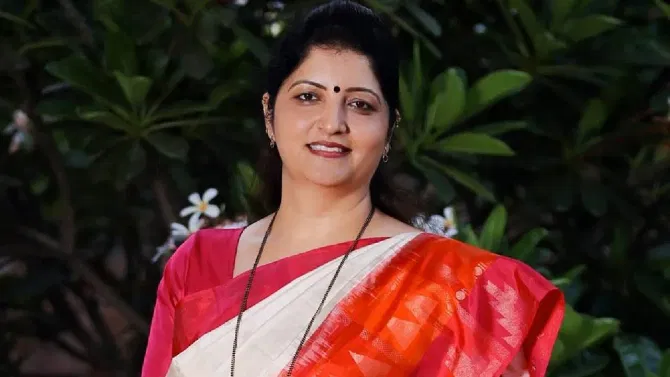 रुपाली चाकणकर यांचा राष्ट्रवादीच्या महिला प्रदेशाध्यक्षपदाचा राजीनामा