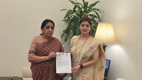 मोठी बातमी! रुपाली चाकणकर यांचा राजीनामा, भोंदूबाबा प्रकरण भोवलं.