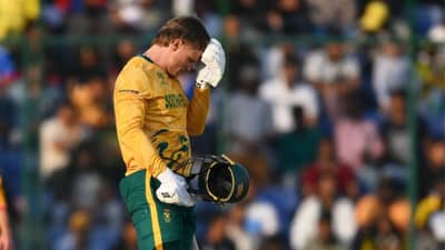 T20 WC: उपांत्य फेरीच्या सामन्यापूर्वी दक्षिण अफ्रिका टेन्शनमध्ये! रिकल्टनच्या हेल्मेटला चेंडू लागला आणि...