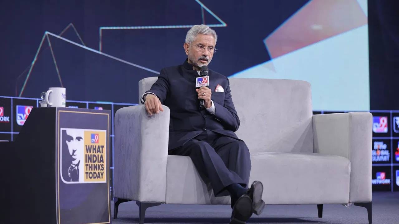 जयशंकर यांनी भारताच्या परराष्ट्र धोरणाला आकार देण्यात महत्वाची भूमिका बजावली आहे. त्यांचा जन्म दिल्लीत झाला. त्यांच्या आईचं नाव सुलोचना सुब्रमण्यम. त्यांचे वडिल कृष्णस्वामी सुब्रमण्यम प्रसिद्धी आंतरराष्ट्रीय विषयाचे विश्लेषक, पत्रकार आणि माजी भारतीय सेवेतील अधिकारी होते. 