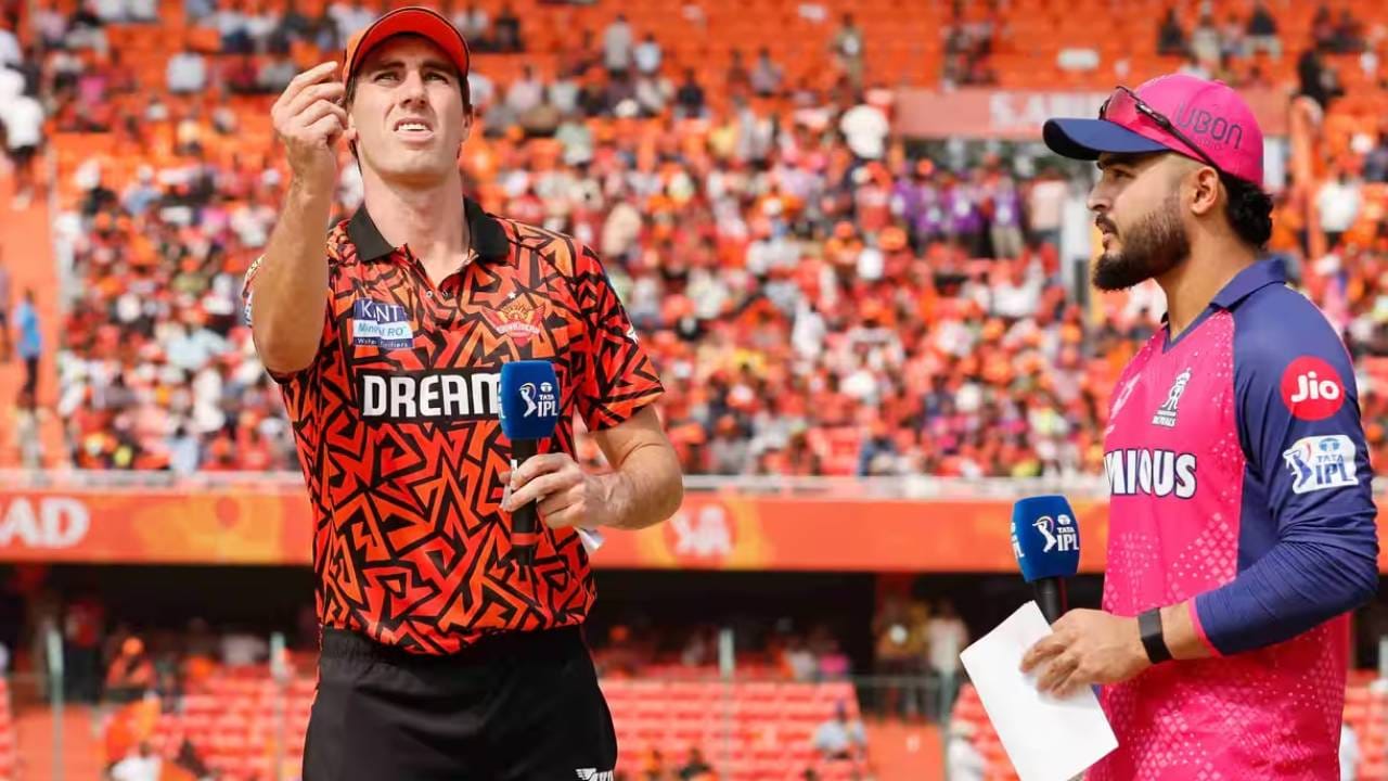 पॅट कमिन्स दुखापतग्रस्त असल्याने सनरायझर्स हैदराबादने संघाचं नेतृत्व इशान किशनकडे सोपवलं आहे. त्यामुळे हा विक्रम नोंदवला गेला आहे. पॅट कमिन्स मधल्या टप्प्यात परतेल की नाही हे सांगता येत नाही. जर परतला नाही तर या संपूर्ण हंगामात भारतीय कर्णधार म्हणून नोंद होईल. (Photo- IPL/BCCI)