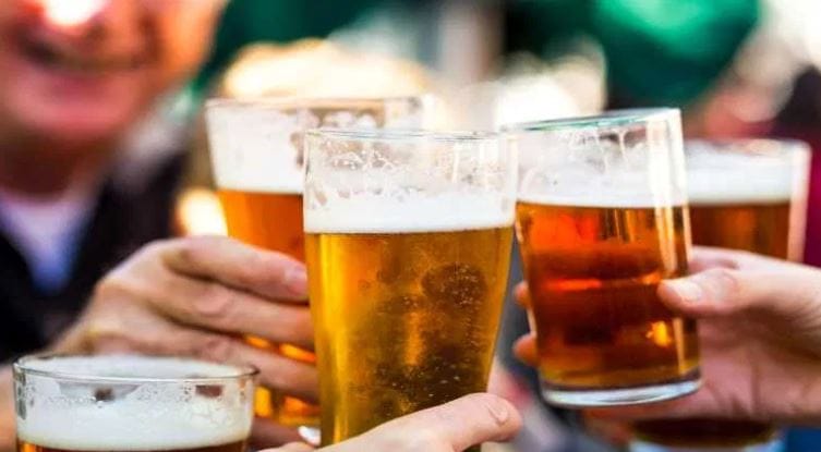 आजकाल अनेकजण आवडीने मद्यप्राशन करतात. काही लोकांना बिअर फार आवडते. वेगवेगळ्या ब्रँडची बिअर पिणे हा काही लोकांचा छंद झाला आहे. मद्यप्राशन हे आरोग्यास हानिकारक आहे, हे माहिती असूनही लोक मद्य पितातच. काही बिअरमध्ये अल्कोहोलचे प्रमाण कमी असते.