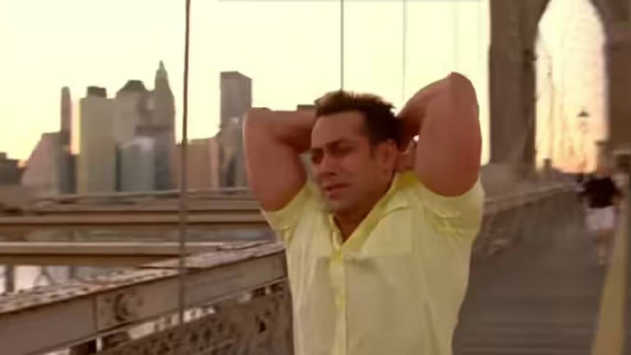 अलीकडेच फराह खानने रणवीर अल्लाहबादियाच्या पॉडकास्टमध्ये एक मनोरंजक आणि भावनिक किस्सा सांगितला. त्यात तिने स्पष्ट केले की, सलमान खानने एका गाण्यात ग्लिसरीन किंवा कृत्रिम अश्रू वापरले नव्हते. तो खरोखरच रडला होता.