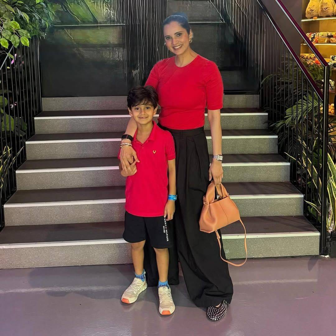 सानिया आणि शोएब यांना एक मुलगा असून त्याचं नाव इजहान असं आहे. घटस्फोटानंतर तो आई सानियासोबतच राहतोय. सानिया एकटीच त्याचं संगोपन करत आहे. नुकत्याच दिलेल्या एका मुलाखतीत ती एकल मातृत्वात येणाऱ्या समस्यांविषयी मोकळेपणे व्यक्त झाली. 
