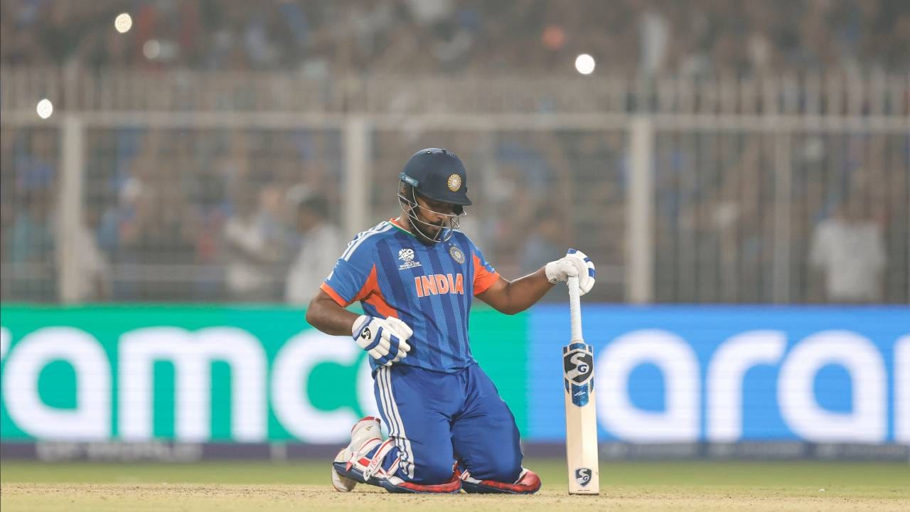 संजू सॅमसनने दुसऱ्या विकेटसाठी इशान किशनसोबत 45 चेंडूत 97 धावांची भागीदारी केली. टी20 वर्ल्डकप 2007 च्या डर्बन येथील उपांत्य फेरीत ऑस्ट्रेलियाविरुद्ध युवराज सिंग आणि रॉबिन उथप्पा यांच्यातील 6.3 षटकांत 84 धावांची भागीदारी केली होती. त्यानंतर ही टी20 विश्वचषकाच्या बाद फेरीत भारताची सर्वोच्च भागीदारी आहे. (Photo- BCCI Twitter)