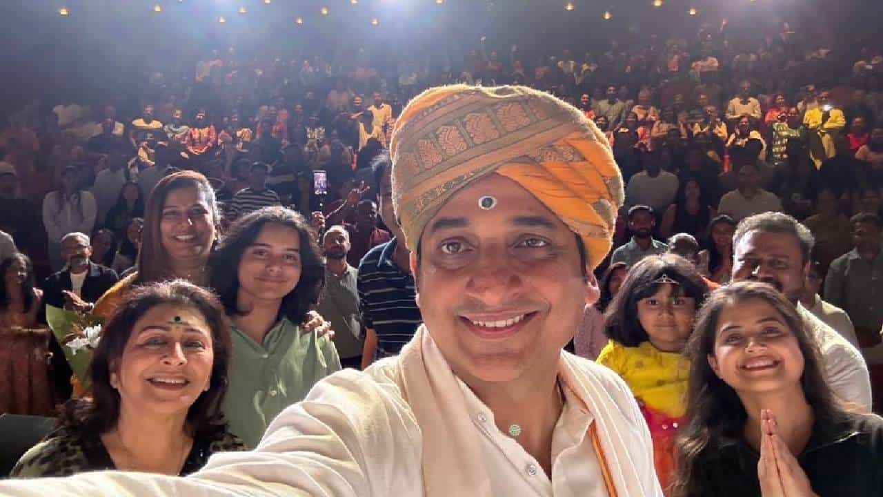 संकर्षण कऱ्हाडे हा मराठी नाटक आणि टेलिव्हिजन इंडस्ट्रीतील अत्यंत लोकप्रिय अभिनेता आहे. फक्त महाराष्ट्रातच नाही तर परदेशातही संकर्षणच्या नाटकाचे अनेक प्रयोग होत असतात. सोशल मीडियावर सक्रिय असणाऱ्या या हरहुन्नरी कलाकाराने नुकताच एक किस्सा सांगितला.