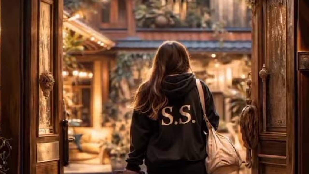 आश्चर्याची बाब म्हणजे या सदस्याचं नाव ऐकून प्रेक्षकांना दु:ख नाही तर आनंदच झाला आहे. कारण अगदी पहिल्या दिवसापासून तिचा खेळ प्रेक्षकांना दिसला नाही. वाइल्ड कार्ड म्हणून तिने घरात एण्ट्री घेतली होती. अवघ्या काही दिवसांतच तिचा प्रवास संपुष्टात आला. 
