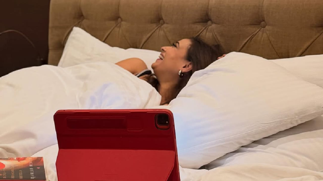 टीव्ही इंडस्ट्रीतील प्रसिद्ध अभिनेत्री श्वेता तिवारी ही केवळ उत्तम अभिनयच नाही तर फिटनेस आणि सौंदर्याने देखील प्रचंड चर्चेत असते.