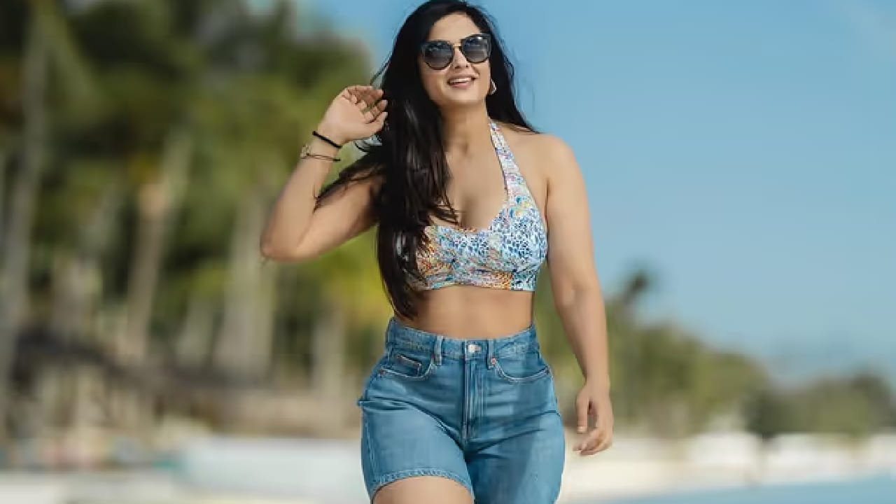 श्वेता तिवारीला 'कसौटी जिंदगी की' या मालिकेतील ‘प्रेरणा’ भूमिकेमुळे मोठी ओळख मिळाली. तसेच ती Bigg Boss ची विजेती देखील ठरली आहे.