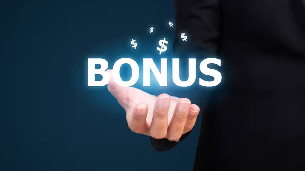 म्हणजे या कंपनीचे 10 एप्रिलपर्यंत तुमच्याकडे जितके शेअर असतील, त्याच्या  5:7 प्रमाणात बोनस शेअरचे गिफ्ट मिळेल. म्हणजे प्रत्येक 7 शेअर्सवर कंपनी  5 नवीन शेअर मोफत मिळतील. त्यादिवशी गुंतवणूकदारांच्या प्रोफाईलमध्ये या कंपनीचे शेअर वाढतील. पण दिसतील काही दिवसानंतर