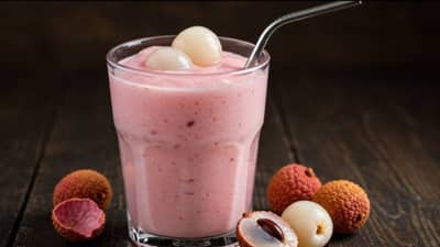 उन्हाळ्यात घरच्या घरी बनवा लीची-गुलाब स्मूदी, दिवसभर रहाल हायड्रेटेड