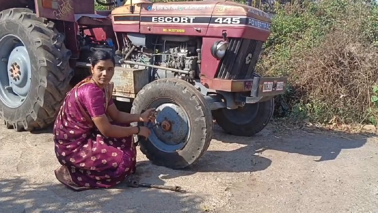 कराड तालुक्यातील आणे येथील युवक  कालिदास देसाई यांचे  कराड- ढेबेवाडी राज्य मार्गावर पंक्चर काढण्याचं दुकान होतं. एक वर्षांपूर्वी पंक्चर काढत असताना हवेने टायरचा स्फोट होऊन टायर व स्टेफनी डोक्याला लागून कालिदास देसाई यांचा मृत्यू झाला 