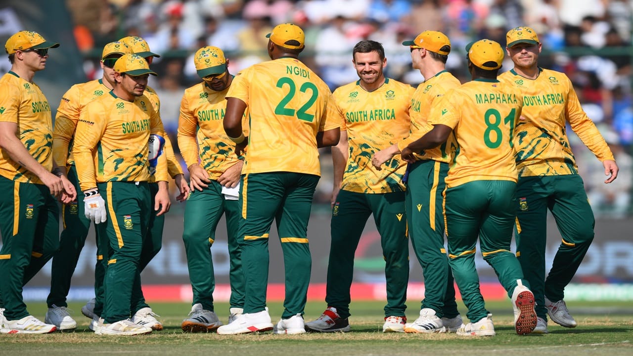 टीम इंडियाने 26 फेब्रुवारीला झिंबाब्वेला सुपर 8 फेरीत पराभूत केलं. झिंबाब्वेचं यासह स्पर्धेतून पॅकअप झालं. यासह गतउपविजेत्या दक्षिण आफ्रिकेने उपांत्य फेरीत प्रवेश मिळवला. (Photo Credit : Icc X Account)