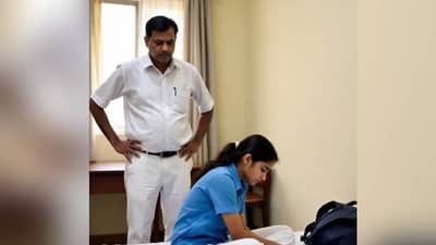 महाराष्ट्र हादरला! ZP शाळेतील शिक्षकच झाला भक्षक, 5 मुलींवर लैंगिक अत्याचार