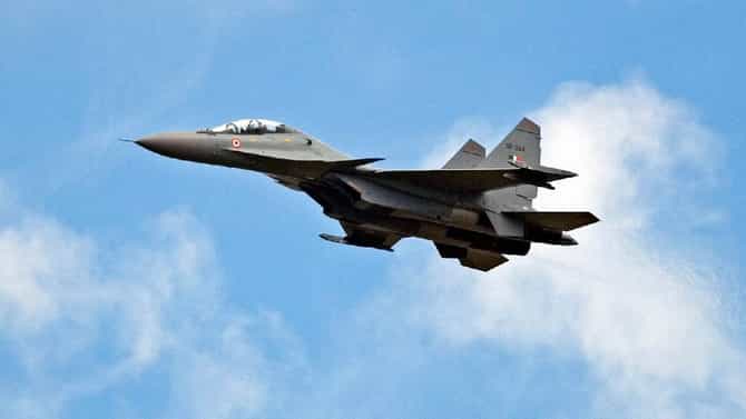 भारताचे सुखोई-30 उड्डाणानंतर काही वेळातच रडाराहून गायब, मोठी खळबळ, थेट दोन पायलट...