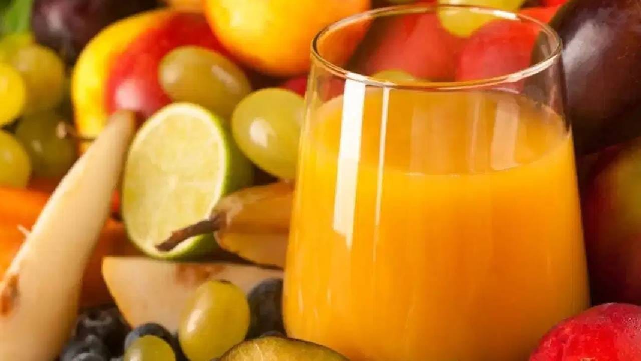 उन्हाळ्यात बाहेरील थंड पेय पिण्यापेक्षा कायमच घरगुती पेये सर्वात सुरक्षित ठरतात. यामध्ये सर्वात फायदेशीर बेलफळाचे शरबत ठरते. बेलफळाचे शरबत आरोग्यासाठी अत्यंत फायदेशीर आहे.