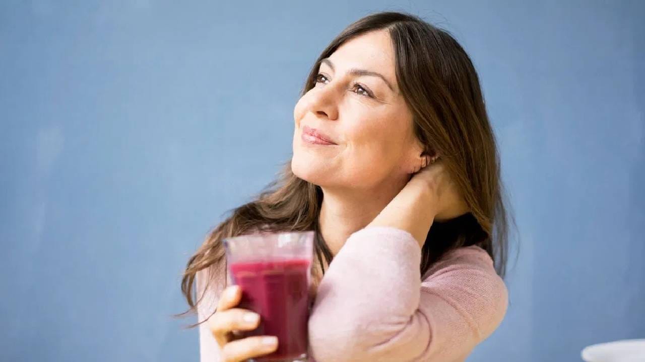 सध्या उन्हाळ्याला सुरूवात झाली. उन्हाळा म्हटले की, थंडगार पेय कोणाला प्यायला आवडत नाहीत. मात्र, बऱ्याचदा थंड पेय पिण्याच्या नादात अनहेल्दी गोष्टीचे सेवन आपल्याकडून केले जाते. 