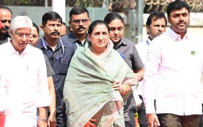 NCP : राष्ट्रवादीच्या 20 हून अधिक आमदारांनी घेतली सुनेत्रा पवारांची भेट, चर्चा काय? सीएमचीही भेट घेणार; काय घडतयं ?