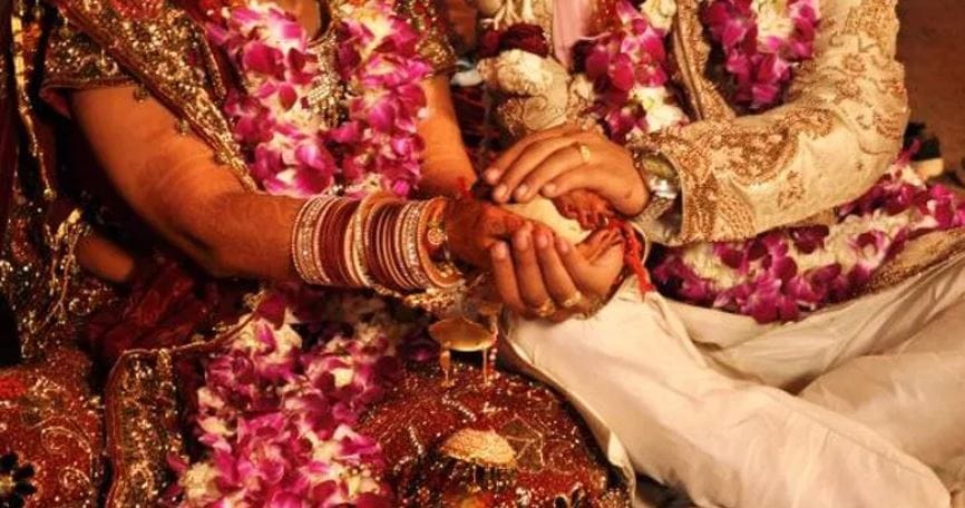 तिचा विवाहसोहळा अत्यंत साधा होता. या विवाहात अनेक नातेवाईक, मित्रमंडळी सामील झाले होते. या विवाहाचे फोटो सोशल मीडियावर चांगलेच व्हायरल होत आहेत. तिच्या पहिल्या पतिचे नाव पटाया असे आहे. तर दुसऱ्या पतीचे नाव मॅकी असे आहे.