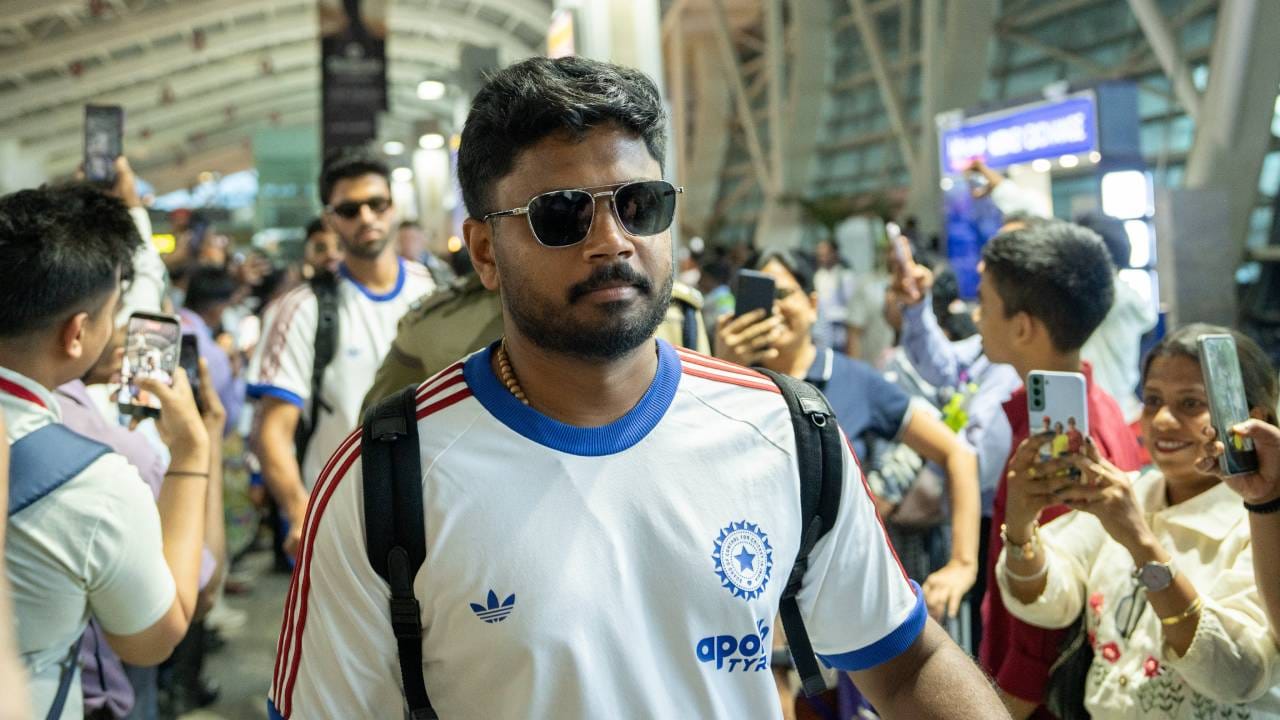 अंतिम सामन्यासाठी तयारी मजबूत करण्याचसाठी भारतीय संघ आता 7 मार्च रोजी अहमदाबादमधील नरेंद्र मोदी स्टेडियममध्ये सराव करेल. या सरावात बऱ्याच गोष्टी सोडवण्याचा प्रयत्न केला जाईल. याच मैदानात भारताने सुपर 8 फेरीचा दक्षिण अफ्रिकेविरुद्धचा सामना गमावला होता.  (Photo- BCCI Twitter)