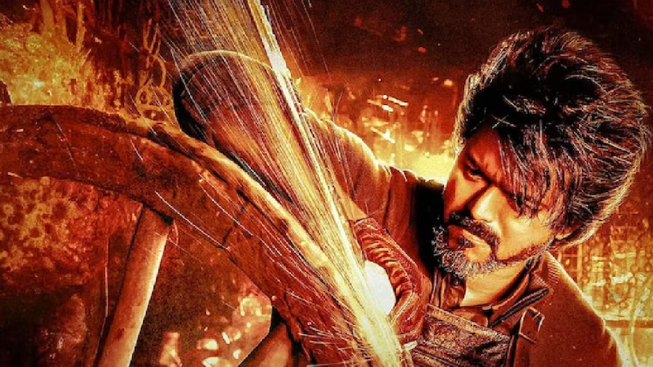 कमाईच्या बाबतीतही 'लिओ'ने मोठा विक्रम केला. या चित्रपटाने जगभरात सुमारे 600 कोटी रुपयांहून अधिक कमाई केली. 2023 मध्ये प्रदर्शित झालेल्या या चित्रपटाला IMDb वर 7.2 इतकी रेटिंग मिळाली आहे. हा चित्रपट प्रेक्षक Netflix या ओटीटी प्लॅटफॉर्मवर पाहू शकतात.