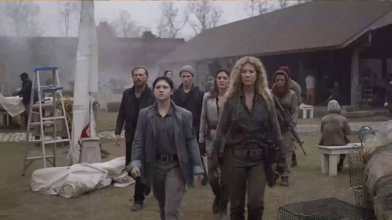 रॉबर्ट किर्कमॅन यांच्या प्रसिद्ध कॉमिक बुकवर आधारित असलेली ही कथा फक्त एक साधी गोष्ट नाही, तर चालत्या-फिरत्या प्रेतांचं (झोम्बींचं) एक असं भयावह जग आहे, जिथून सुटका मिळणं जवळपास अशक्य आहे.