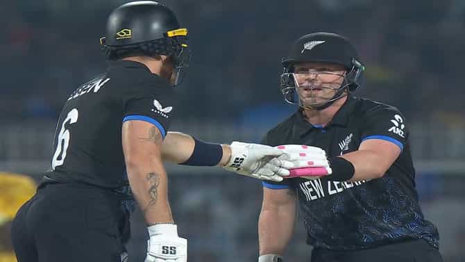 SA vs NZ : फिन एलनचं चाबूक शतक, न्यूझीलंड फायनलमध्ये, दक्षिण आफ्रिकेचा 9 विकेट्सने धुव्वा