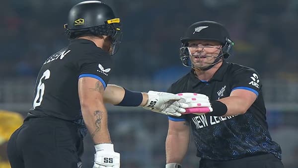 SA vs NZ : फिन एलनचं चाबूक शतक, न्यूझीलंड फायनलमध्ये, दक्षिण आफ्रिकेचा 9 विकेट्सने धुव्वा