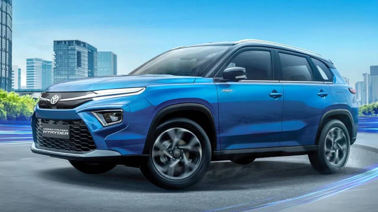 Toyota Urban Cruiser Hyryder Mileage : कंपनीच्या ऑफिशियल साइटवरील माहितीनुसार, ही गाडी  एक लीटर पेट्रोलमध्ये 27.97 किलोमीटर पर्यंत मायलेज देते (फोटो- टोयोटा)