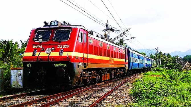 कार-बाईकच नाही, ट्रेन पण देते मायलेज! फुल टाकी भरल्यावर धावते किती?