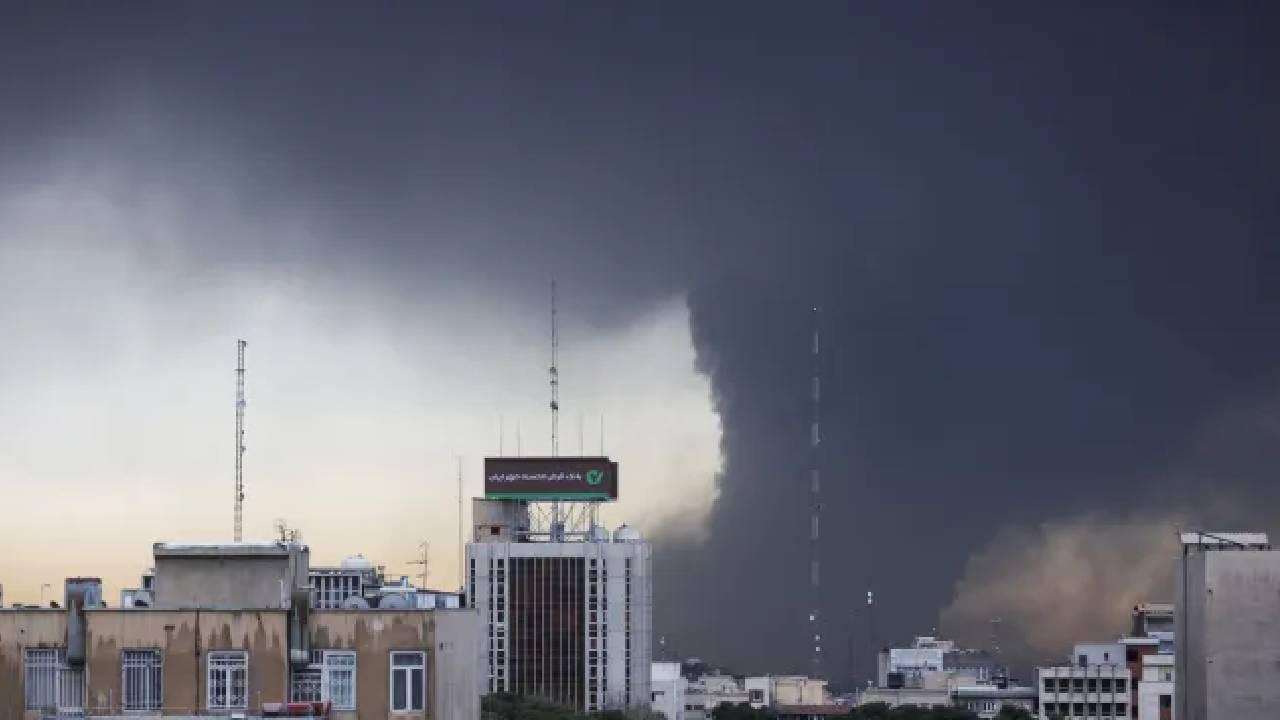 मध्य पूर्वेतील देशांवर बॅलिस्टिक क्षेपणास्त्र आणि ड्रोन हल्ल्यांनी प्रत्युत्तर दिले.  मात्र, या देशांना इस्त्रायल, इराण आणि अमेरिका यांच्या युद्धाच्या मोठ्या झळा बसल्या. 