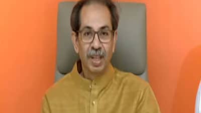 Uddhav Thackeray : उद्धव ठाकरेंचा उत्तम निर्णय, विमानतळ, बंदरातील नोकऱ्यांसाठी आता शिवसेना भवनात घडणारं मुलं, जाणून घ्या प्लान