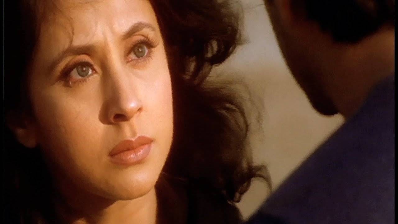 उर्मिला मातोंडकर  - उर्मिला म्हटलं की वैविध्यपूर्ण भूमिका आल्याच, पण काही चित्रपटांत ती खास छाप सोडून जाते. 'प्यार तूने क्या किया' या चित्रपटातील उर्मिला मातोंडकरची वेडसर प्रेयसीची भूमिका, ही तिच्या कारकिर्दीतील सर्वोत्कृष्ट कामापैकी एक म्हटलं तर वावगं ठरणार नाही. चित्रपट फ्लॉप झाला तरी, उर्मिलाच्या अभिनयाने प्रेक्षकांच्या मनावर कायमची छाप सोडली.