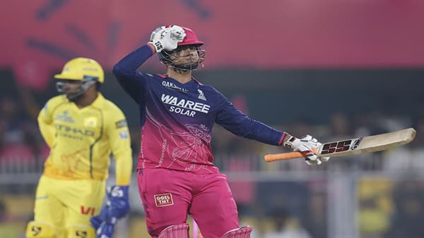 RR vs CSK : 6,6,6,6,6,4,4,4,4, वैभव सूर्यवंशीची फायर खेळी, 15 चेंडूत अर्धशतकी झंझावात