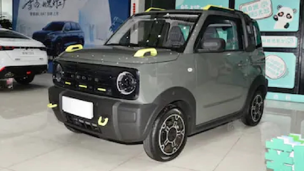 चीनमध्ये मायक्रो इलेक्ट्रिक कार्सना मोठी मागणी आहे आणि आता भारतीय बाजारातही या कारची प्रतीक्षा वाढली आहे. भारतात लॉन्च झाल्यास Tata Tiago EV आणि MG Comet EV यांच्याशी या कारची थेट स्पर्धा होऊ शकते.