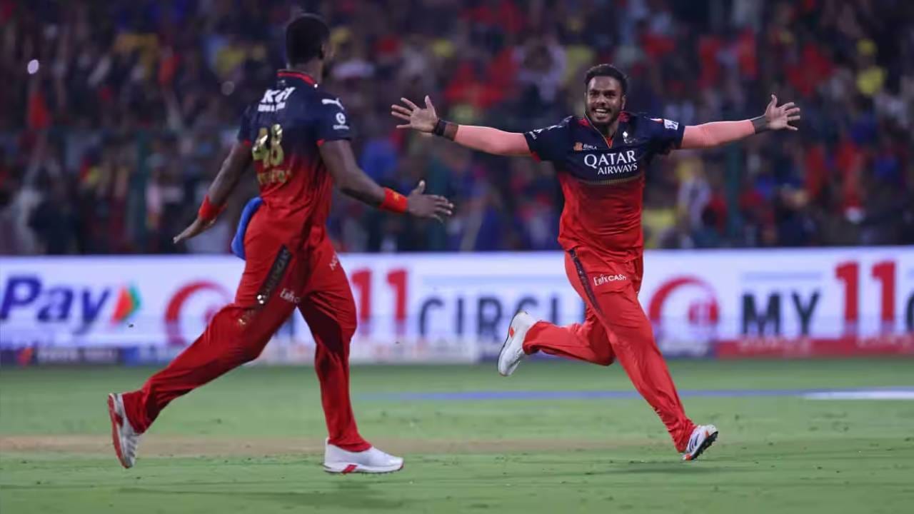 यश दयाल आयपीएल 2024 पासून आरसीबी संघासोबत आहे. मागच्या दोन पर्वात आरसीबीसाठी 29 सामने खेळला आणि 28 विकेट काढल्या आहेत. (Photo: BCCI/IPL)