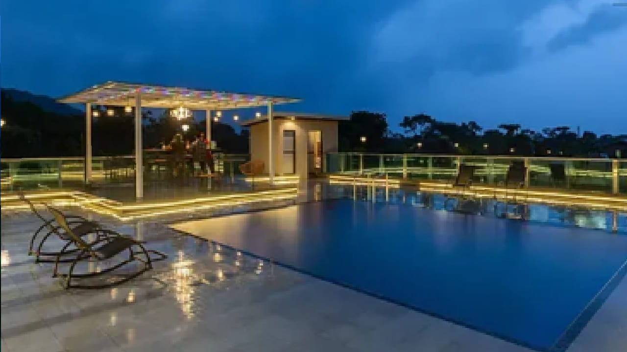 या फार्महाऊसचे भाडे हे वीकेंडला 30 हजारांपर्यंत आहे. तर सोमवार ते शुक्रवार या दिवशी याचे भाडे हे 17 ते 20 हजार रुपये इतके आहे.